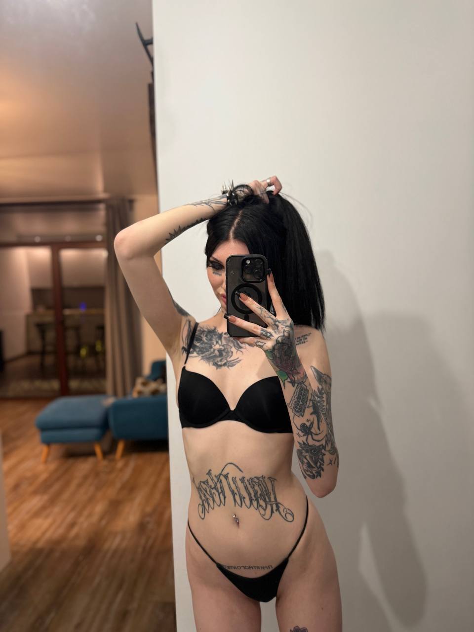 Explicitní sbírka fotek Landiii z OnlyFans