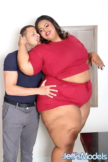 سوداء SSBBW طيزها الكبير يُلعق ويُنيك بزب أسود كبير