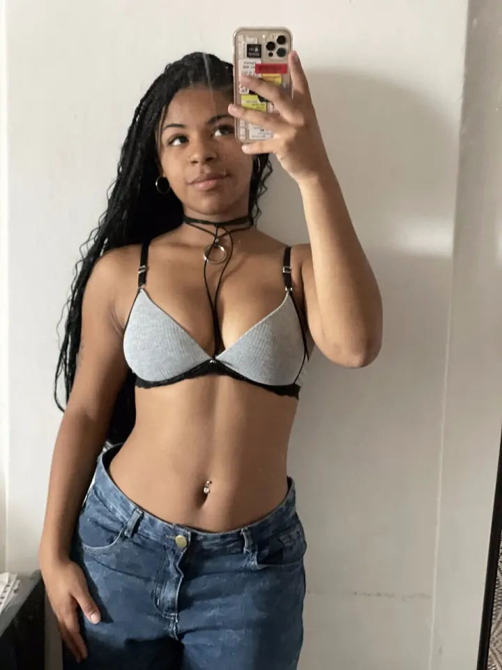 صور مسربة صريحة لبولا أكسو من حسابها على OnlyFans 14